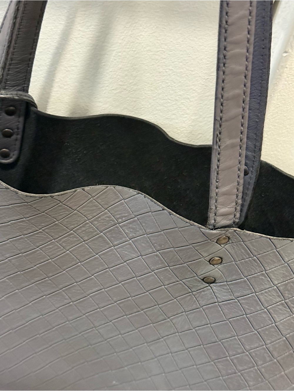 Bottega Veneta Gray Intrecciato Leather Tote - Picture 3 of 11